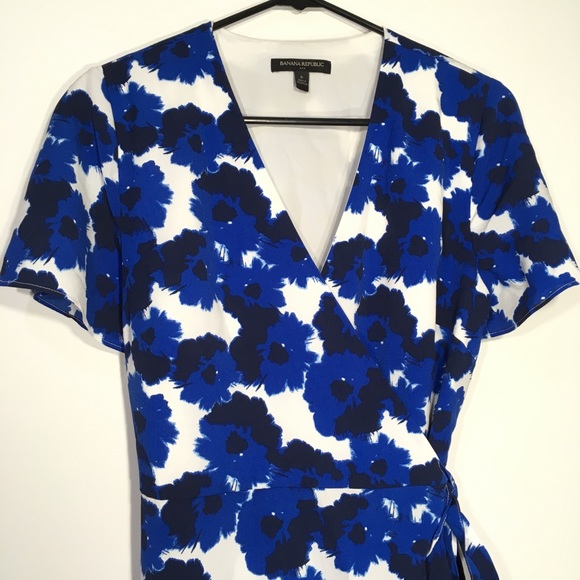 BANANA REPUBLIC WRAP FLORAL DRESS - Picture 6 of 16